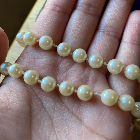 Pearl like Necklace - Picture 5 of 6